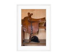 Affiche encadrée Selle de Cheval finition Bois laqué blanc avec passe-partout - Format : 40x50 cm
