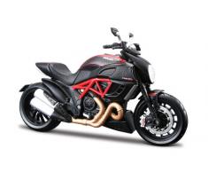Maisto - 2049733 - Véhicule Miniature - Modèle À Léchelle - Ducati Diavel Carbone - Echelle 1/12