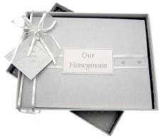 White Cotton Cards Our Honeymoon Petit Album Photo Lune de Miel avec Perles