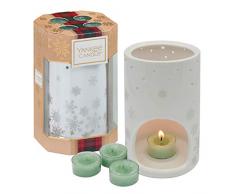 Coffret cadeau Yankee Candle comportant 4 bougies chauffe-plat parfum Sapin blanc et 1 luminaire décoré de flocons de neige, collection Alpine Christmas, emballage festif décoré de flocons de neige