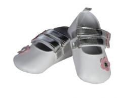 PROMOTION - Chaussures coffre trésor ? Babies blanc fleurs roses