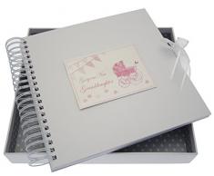 White Cotton Cards Carte petite-fille/livre de mémoire (Rose Landau et fanions)