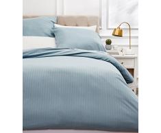 AmazonBasics Parure de lit avec housse de couette haut de gamme avec deux taies doreiller, 260 x 240 cm, Bleu spa