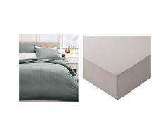 AmazonBasics Parure de lit avec Housse de Couette Haut de Gamme avec Deux taies doreiller, 260 x 240 cm, Gris foncÃ© & Drap-Housse en Microfibre Gris Clair 160Â xÂ 200Â xÂ 30Â cm