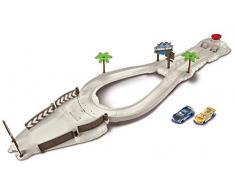 Disney Pixar Cars Coffret Course à la Plage, piste pour course de voitures, véhicules Jackson Storm et Cruz Ramirez inclus, jouet pour enfant, FVP33