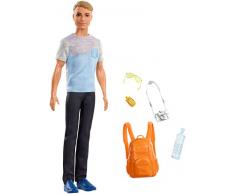 Barbie Voyage poupée Ken aux cheveux châtains avec 5 accessoires dont un appareil photo et un sac à dos, jouet pour enfant, FWV15