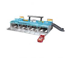 Disney Pixar Cars Coffret Lanceur Suprême pour propulser jusquà 8 voitures, véhicule Flash McQueen inclus, jouet pour enfant, FLK12
